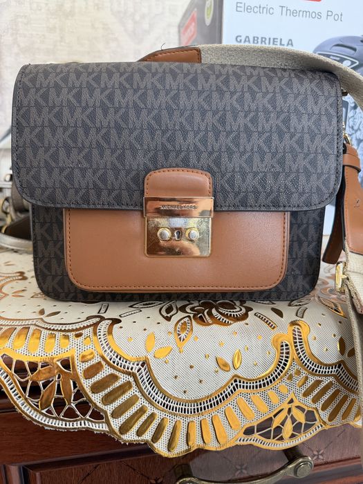Сумки LV,Michael Kors.