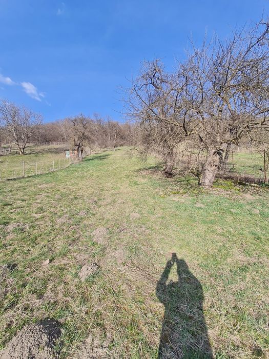 Casă țărănească cu utilități 1700 mp