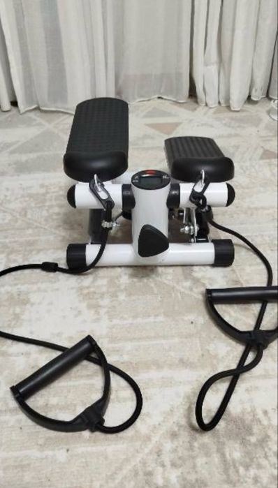 Мини-степпер с эспандерами Для дома новый