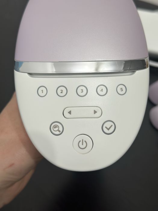 Epilator IPL Philips Lumea Seria 8000 BRI947/00
