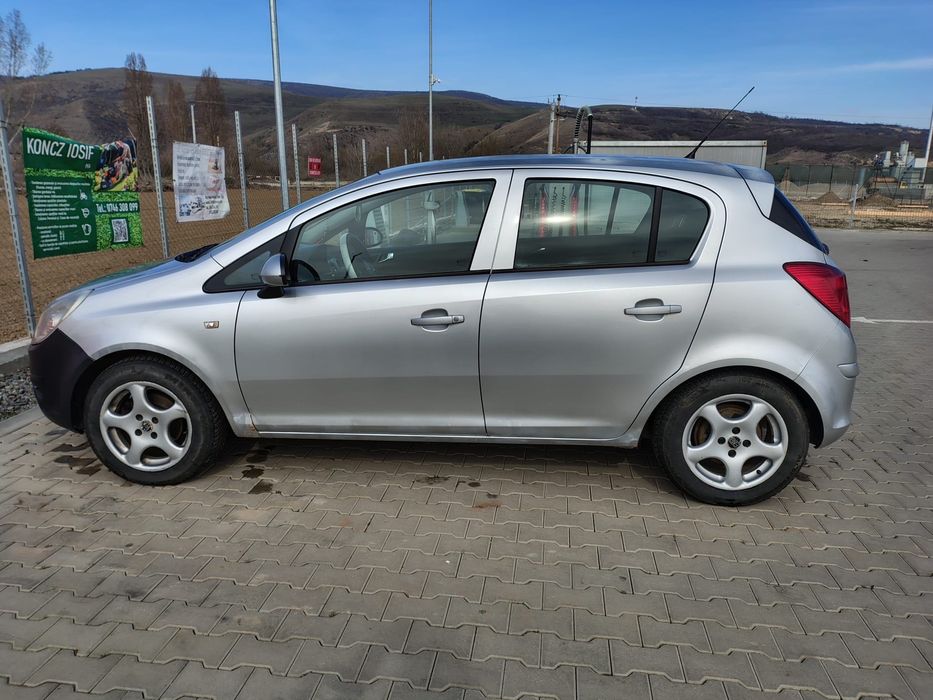 Vand mașina în stare bună