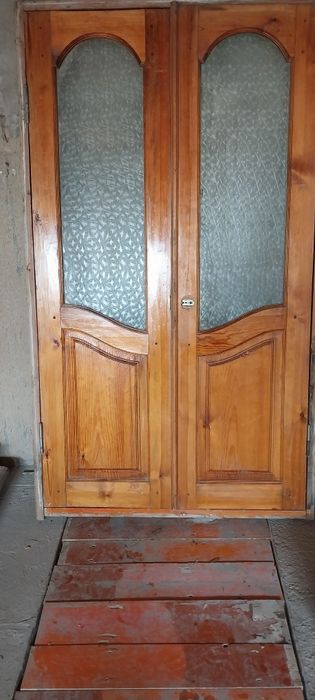 Дверь  качественное чистое лиственница