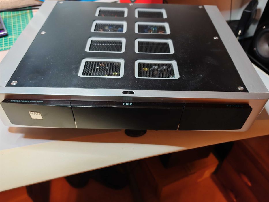NAD M22 V2 Amplificator final