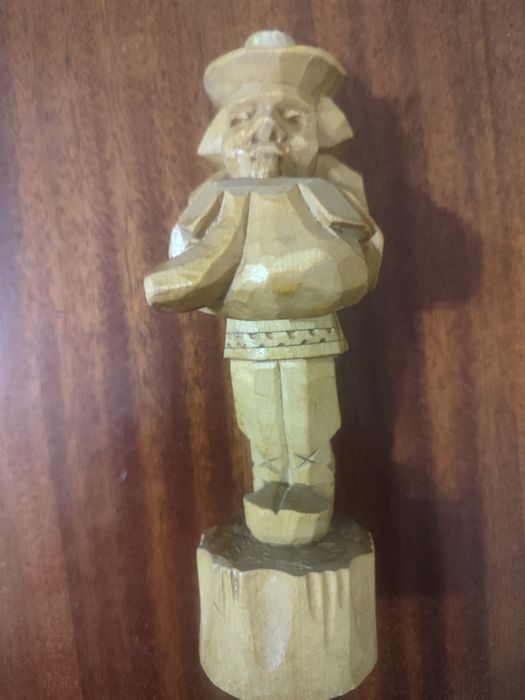 Статуэтка деревянная Волынщик