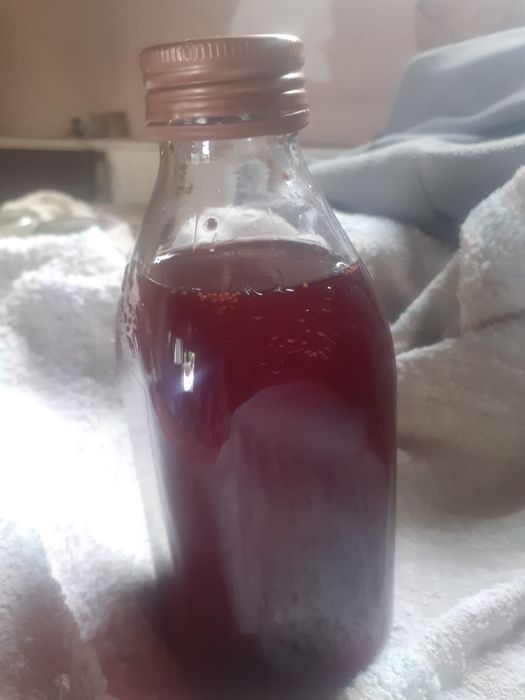 Gem de capsuni si sirop de capsuni, si capsuni  de  grădină.
