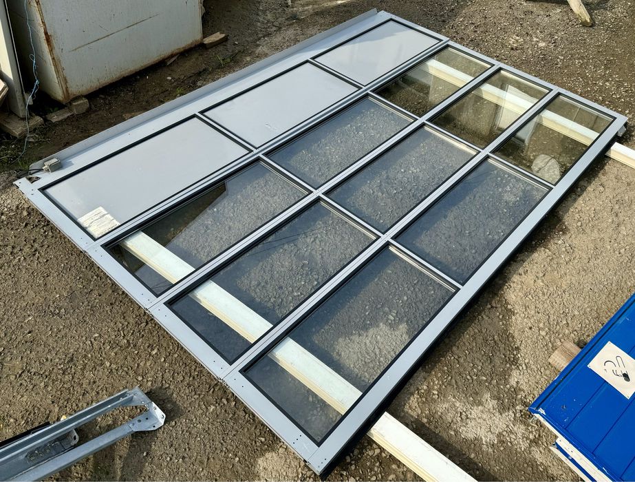 USA SECTIONALA INDUSTRIALA  poarta hala  sticla termopan H 241 X L 342