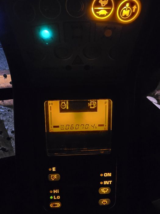 Excavator Mobil Komatsu PW98  MR6 . 4x4