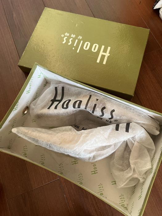 Золотистые туфли-шлепки