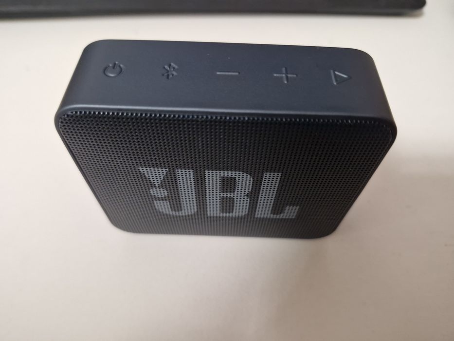 JBL  Essential GO 2
