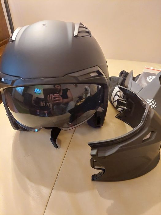 Casca moto modulara, nouă