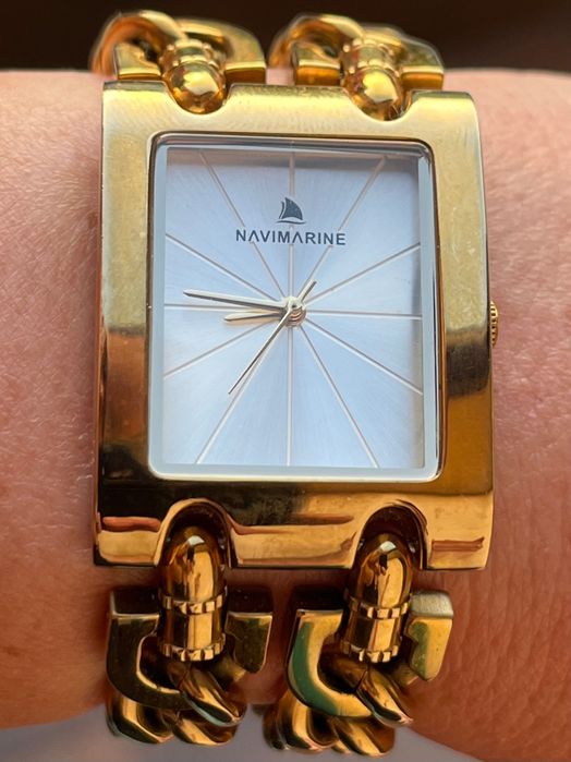 Екскузивен дамкси часовник