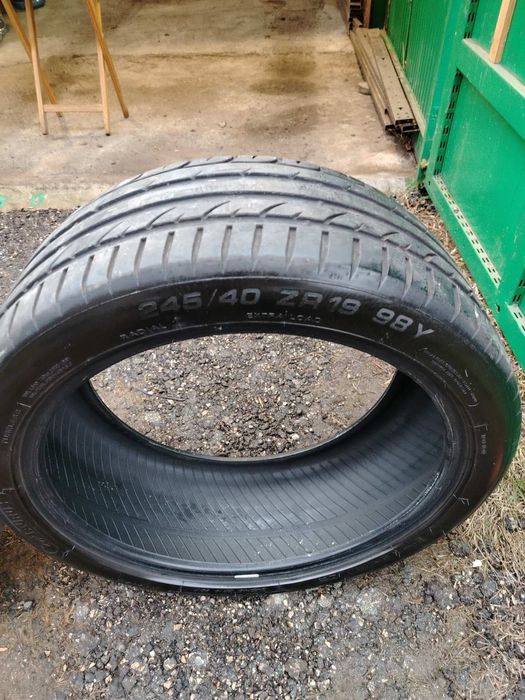 Летни гуми 245/40/19
