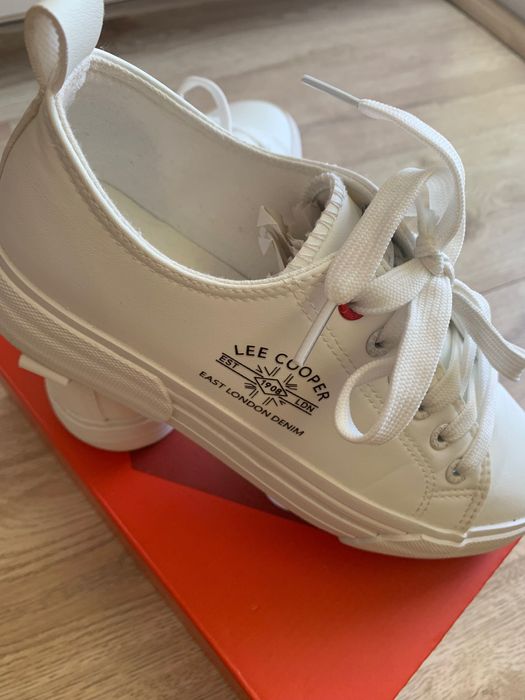 Продавам нови маратонки