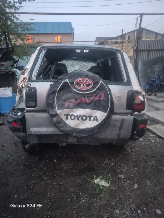На запчасть Тойота раф 4