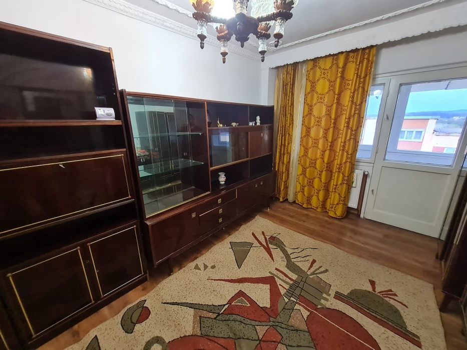 Închiriez apartament cu două camere