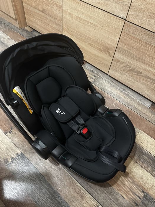 Стол за кола Britax Romer Baby Safe Pro i size