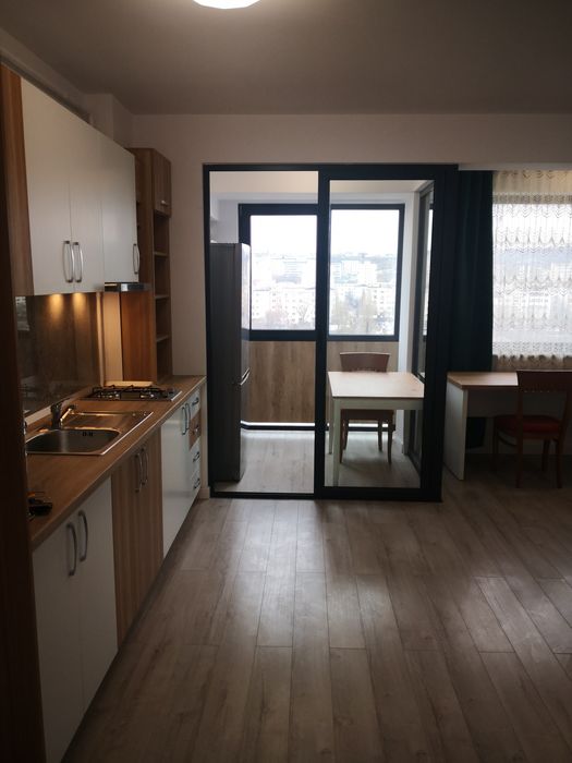 Proprietar apartament 1 camera Comat Towers