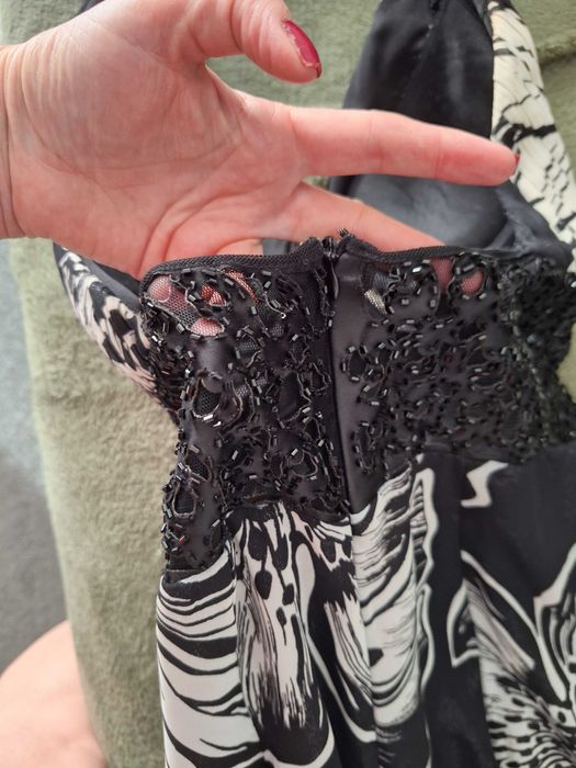 Vand rochie de seară