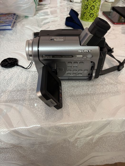 Видеокамера SONY HANDYCAN цифровая