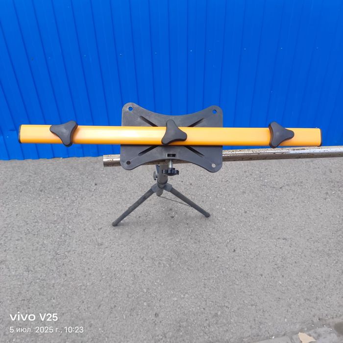 Штатив черный 2 метра