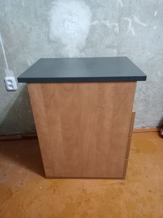 Продам тумбочку  с ящиками