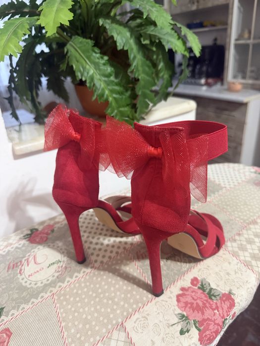 Pantofi dama eleganti
