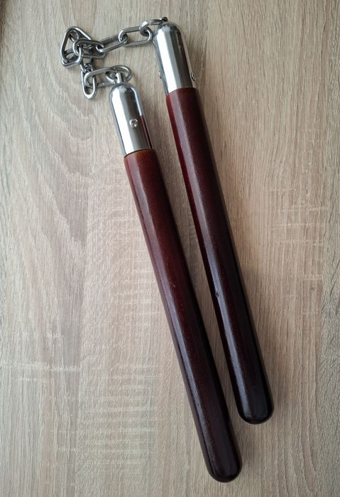 Дървено нунчаку ново