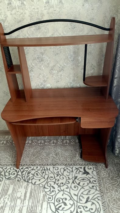 Стол компьютерный