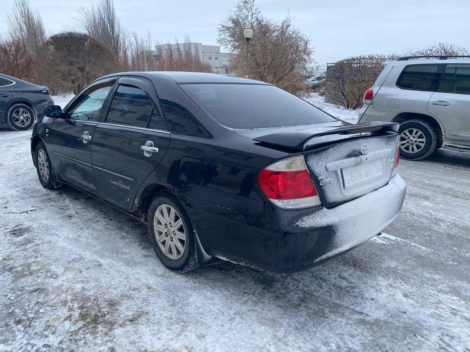 Автомашина Toyota Camry
