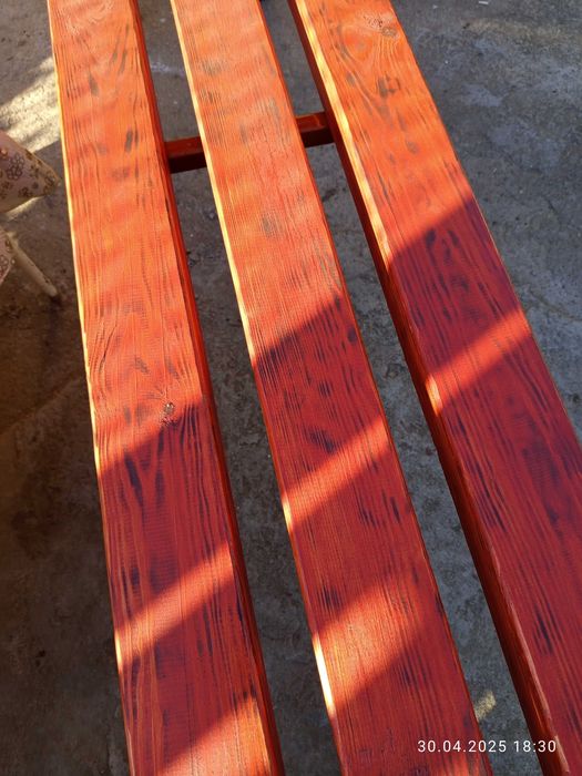 Пейка със метална конструкция