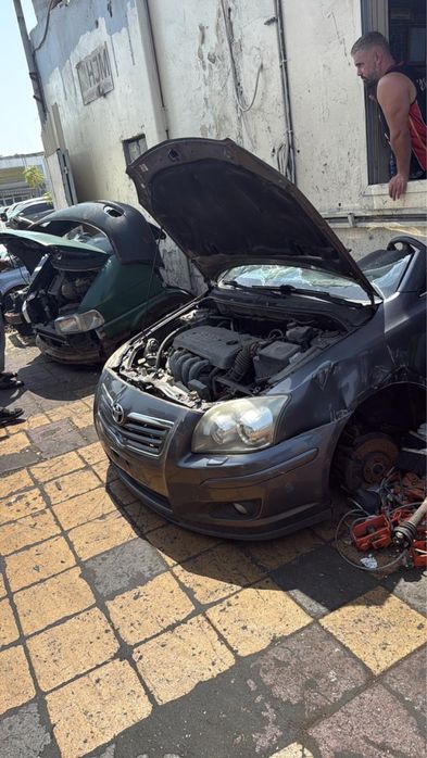 Привозные запчасти на Toyota Corolla