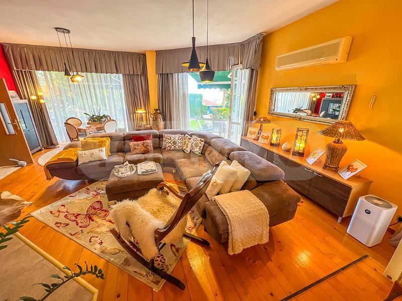 Продава се Къща в с. Рогачево, Област Добрич - 400 кв.м за 1300 €/кв.м - Снимка #4