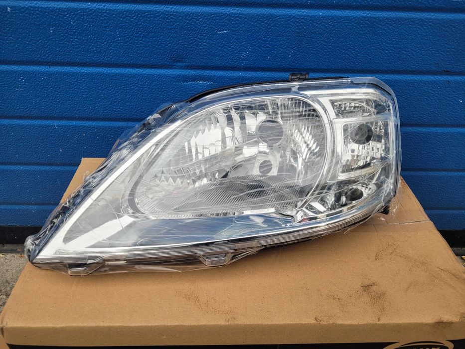 Far stanga far dreapta Dacia Logan 2009 2010 2011 2012