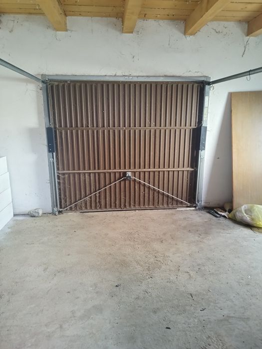 De vanzare usa garaj