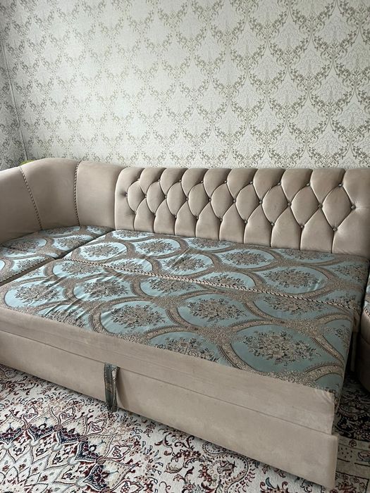 Жұмсақ әрі кең бұрыштық диван сатылады