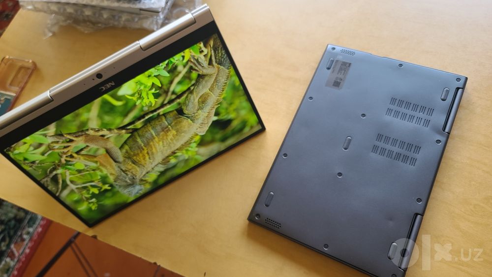 NEC LaVie — i5-7200U | 4GB RAM | 128GB SSD | 13.3" FHD Touch 360
