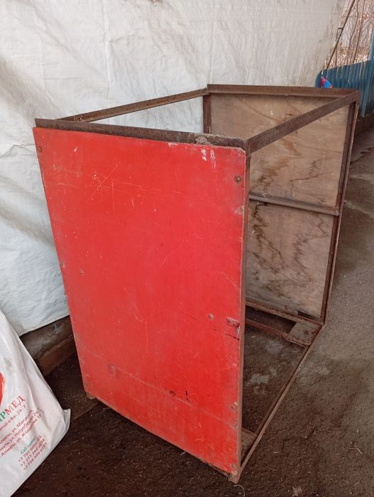 Подставка на колесах