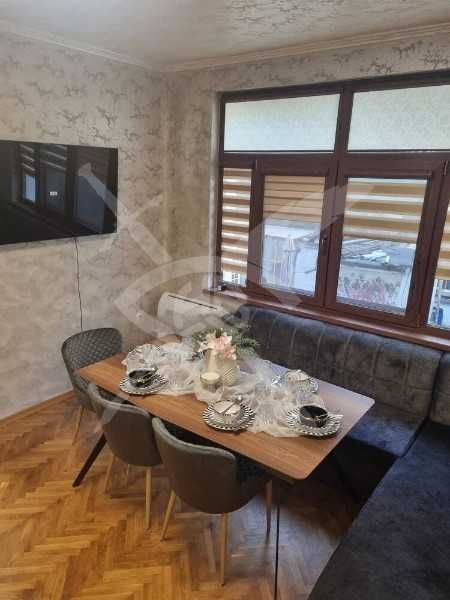 Продава се Многостаен апартамент в Бургас, Център - 92 кв.м за 1941 €/кв.м - Снимка #1