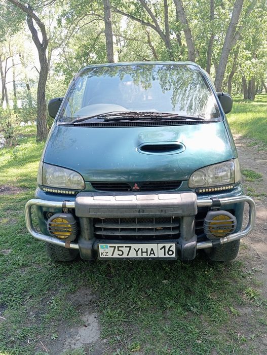 Продам Митсубиси Делика