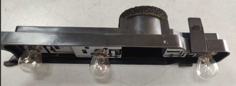 Vand soclu de becuri stop Ford Focus 2002.