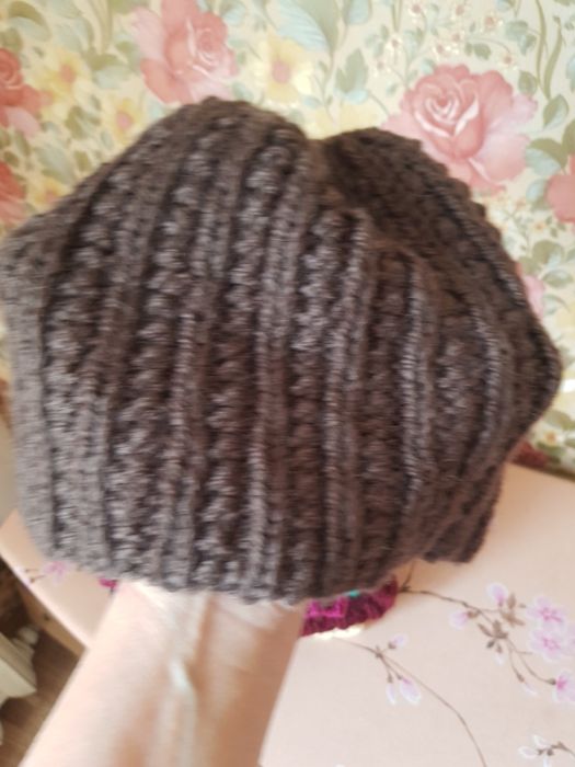 Продам новые теплые женские шапки. Самовязка