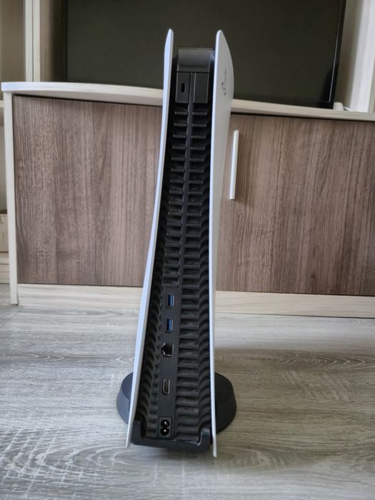 Playstation 5 Disc Edition + контролер + 2 игри