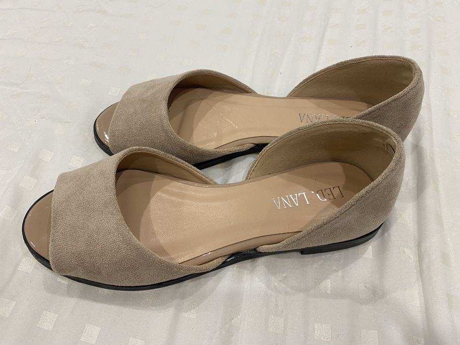 Продаю босоножки летние