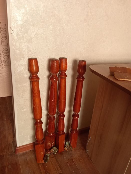 Столешница с ножками