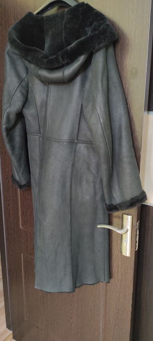 Cojoc, palton, pardesiu de iarnă cu glugă, lung, din blană naturală