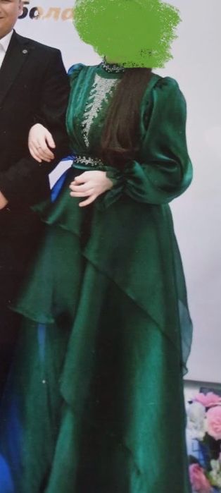 Изумрудное платье