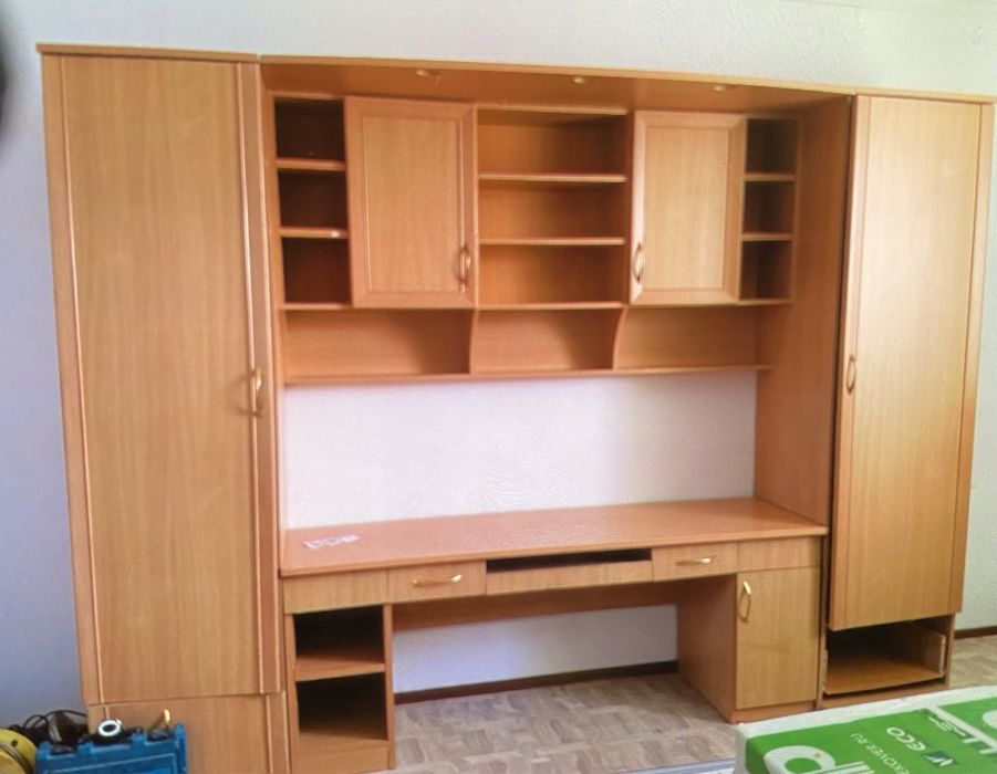 Шкаф с компьютерным столом