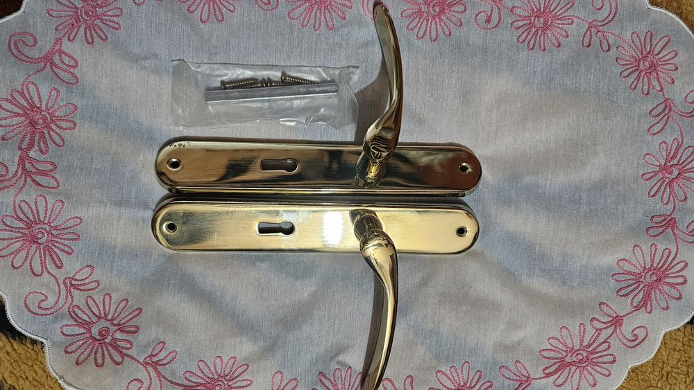 Vand manere pt usa Sofia material alamit