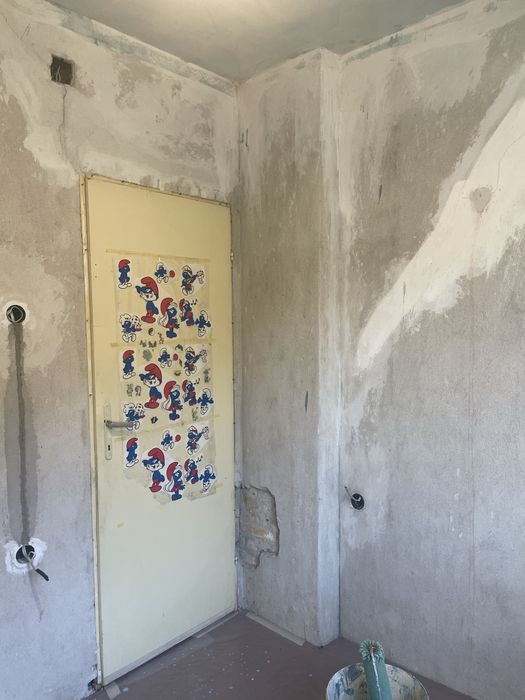 Вътрешни ремонти, обръщане на врати и прозорци, шпакловка, боядисване