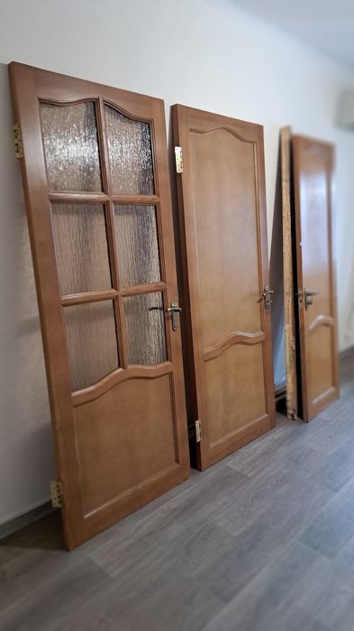 Продам двери дерево